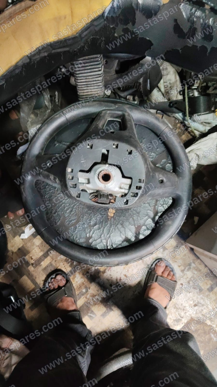Nissan magnet 2023 steering wheel