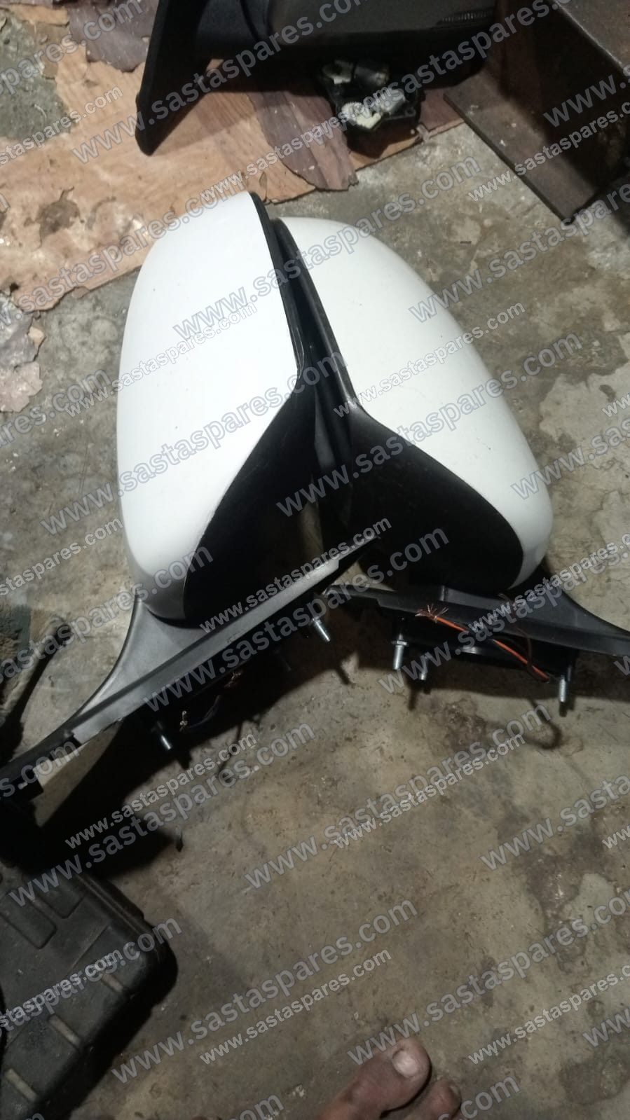 Side Mirrors - Both side - Ertiga 2013/2014 -White colour