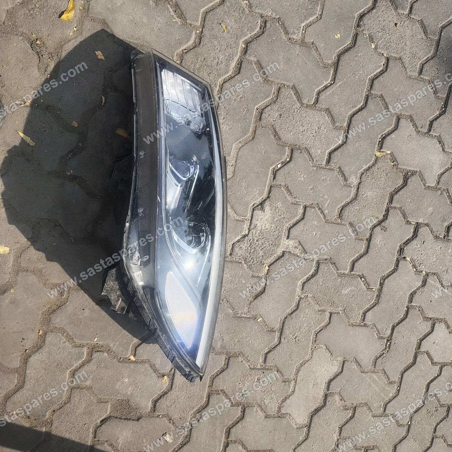 Headlight Assembly - left side - Kia Carnival - 2023