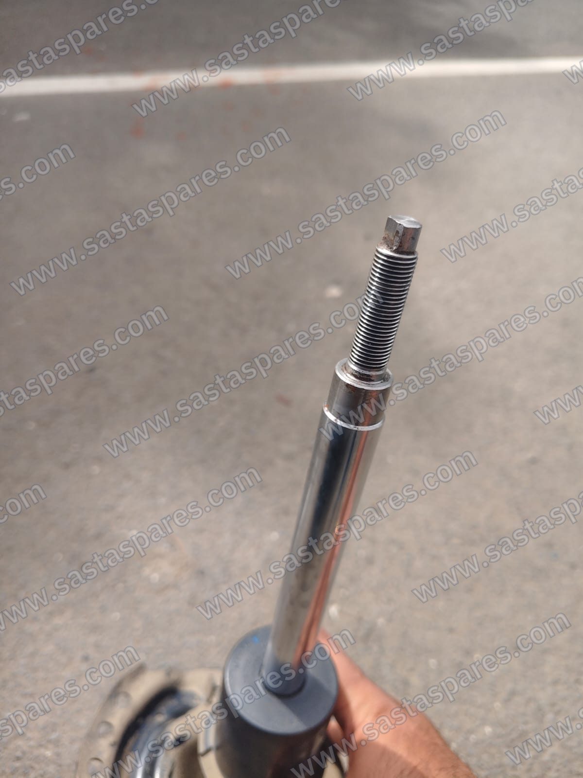 Front Suspension/shock Absorber strut - Hyundai Verna fluidic 2013, view 2
