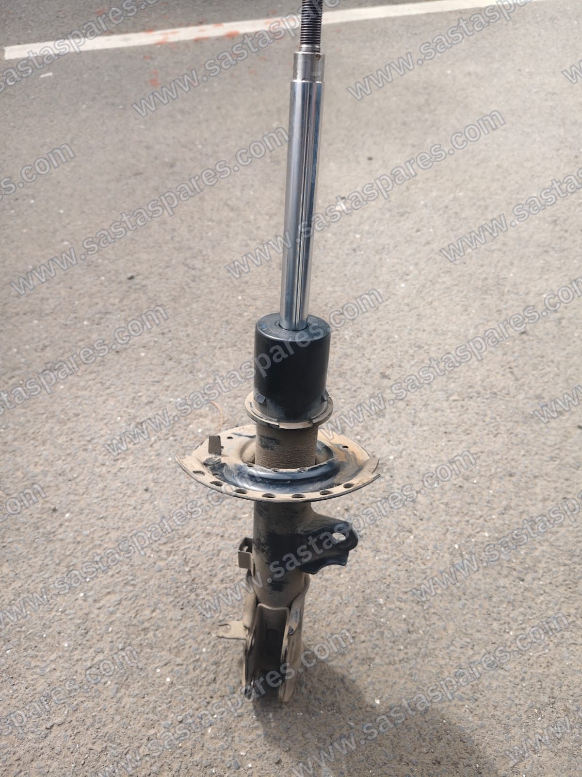 Front Suspension/shock Absorber strut - Hyundai Verna fluidic 2013, view 3