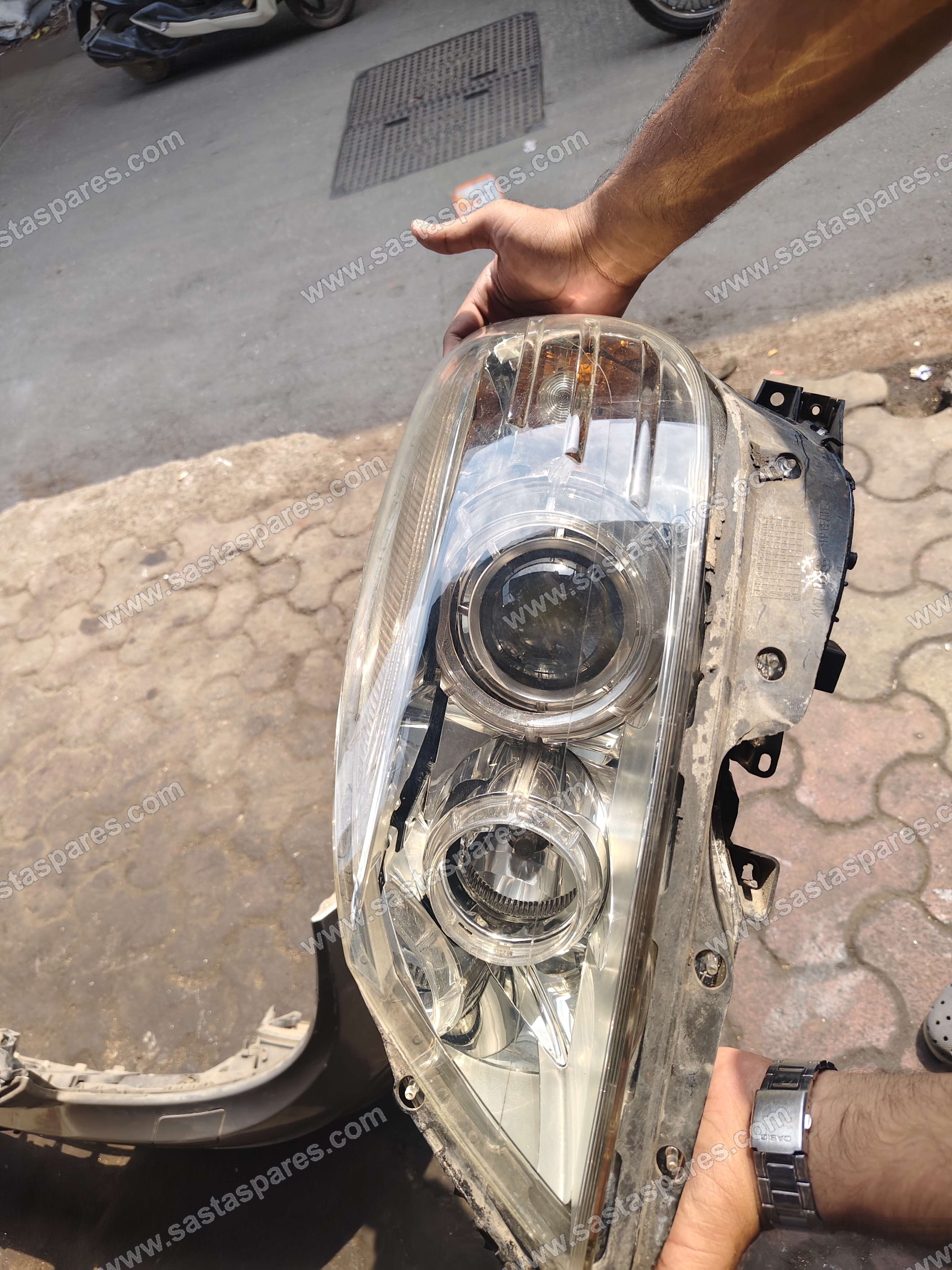 Headlight (Left) - Mercedes-Benz - C-Class - Petrol - Automatic - 2010