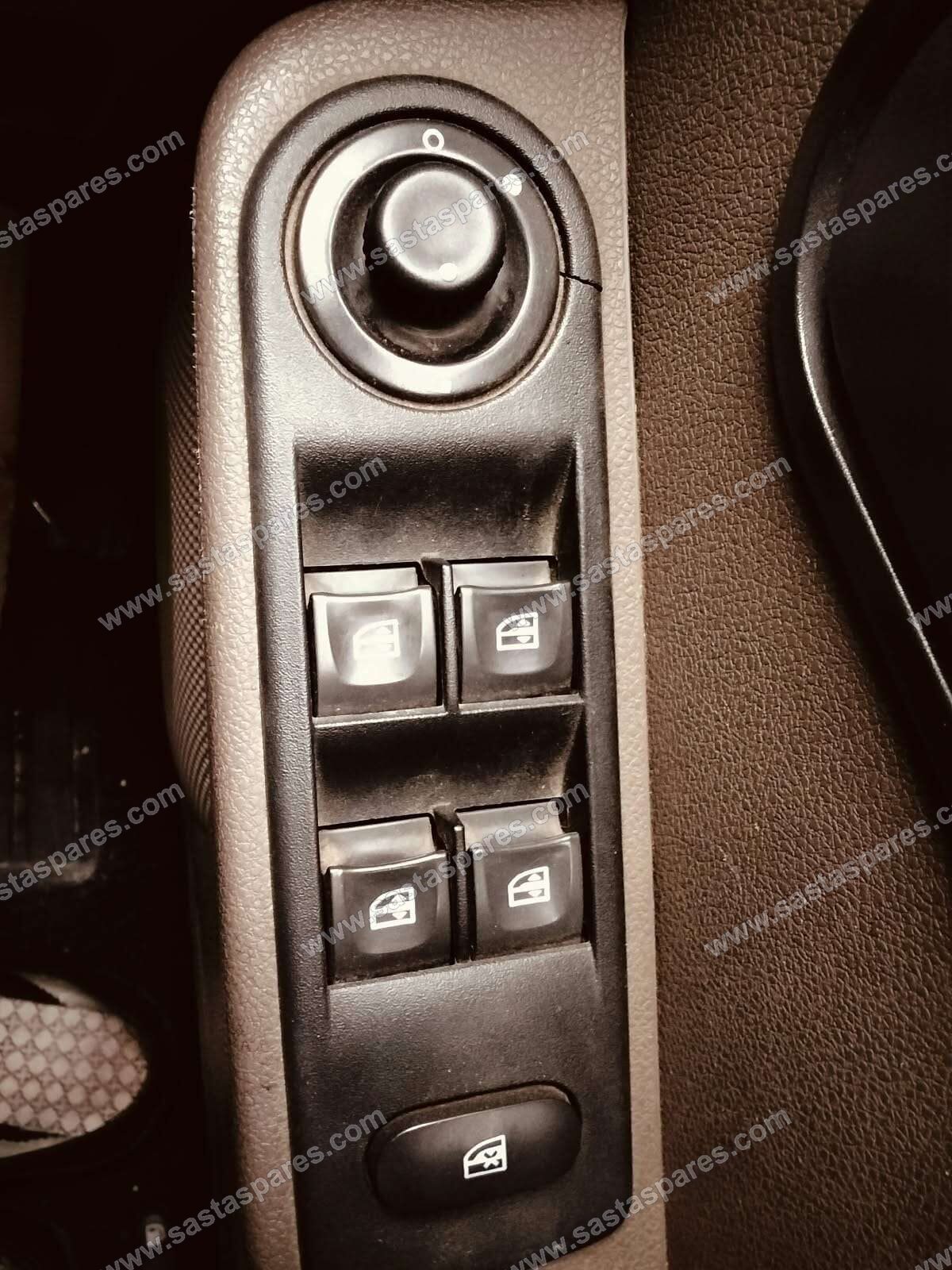 Window Control Panel -Driver Side - Renault Duster - 2016 - Renault Duster 2016