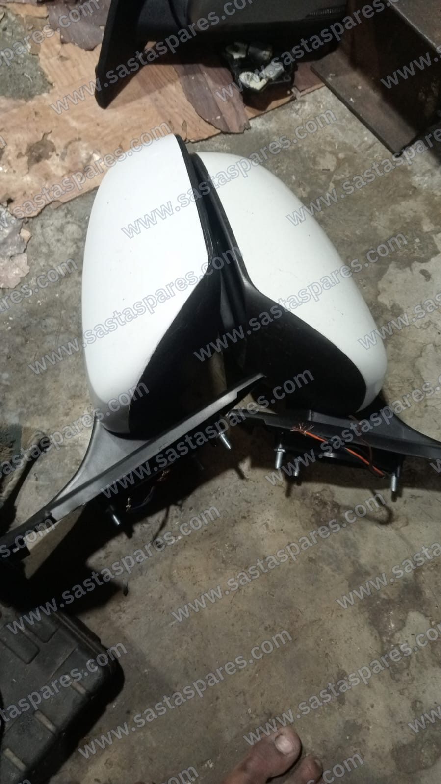 Side Mirrors - Both side - Ertiga 2013/2014 -White colour